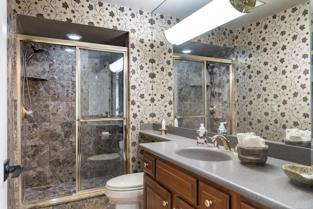 26230 Harbour Pointe Drive Harrison Charter Township MI 48045