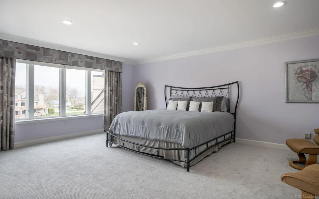 26230 Harbour Pointe Drive Harrison Charter Township MI 48045