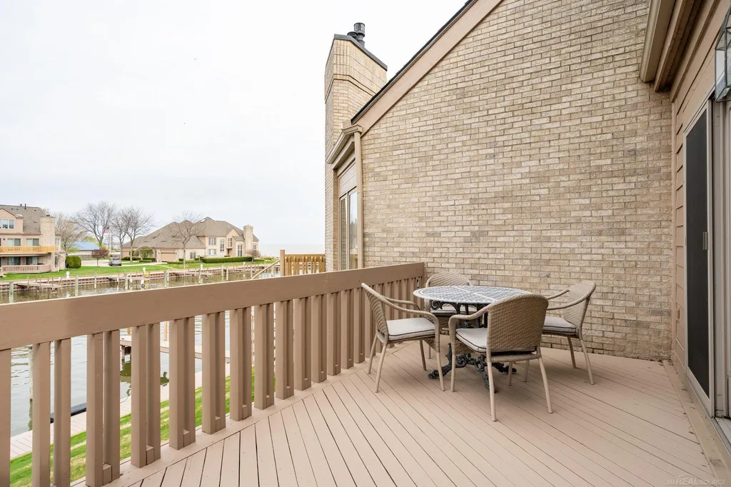 26230 Harbour Pointe Drive Harrison Charter Township MI 48045