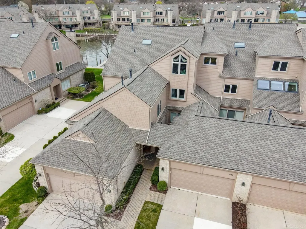26230 Harbour Pointe Drive Harrison Charter Township MI 48045