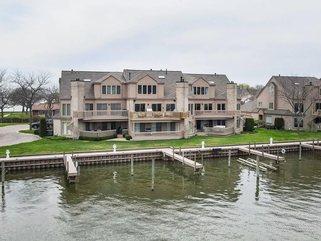 26230 Harbour Pointe Drive Harrison Charter Township MI 48045