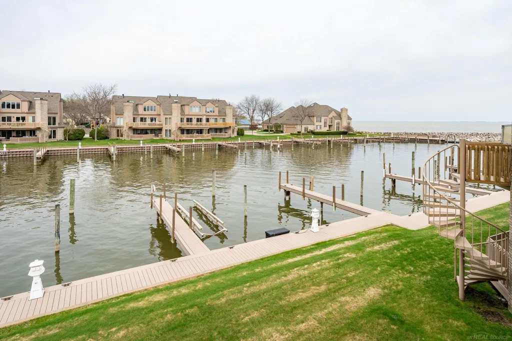 26230 Harbour Pointe Drive Harrison Charter Township MI 48045