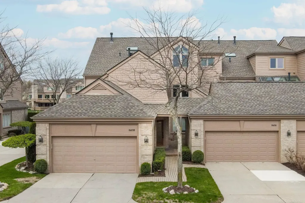 26230 Harbour Pointe Drive Harrison Charter Township MI 48045
