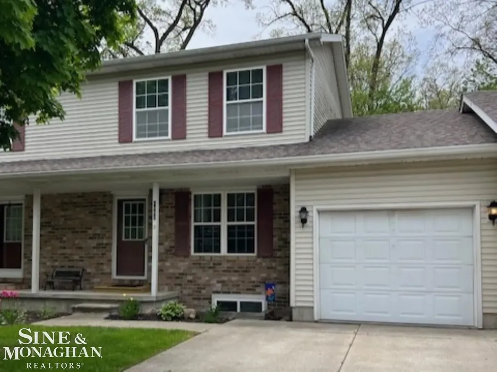 1452 Whispering Woods Avenue Marysville City MI 48040