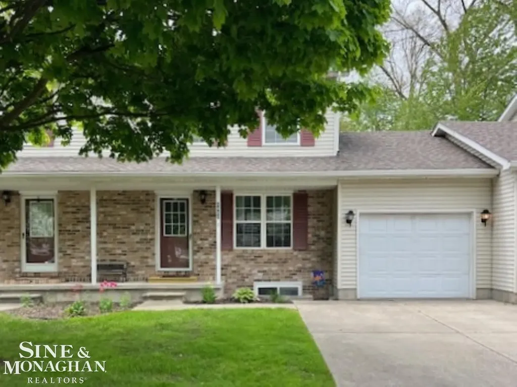 1452 Whispering Woods Avenue Marysville City MI 48040