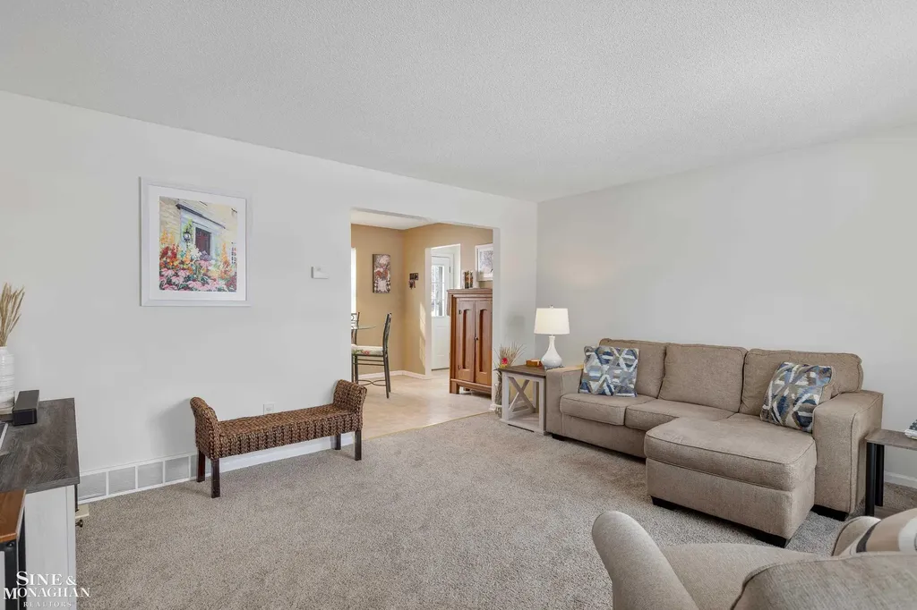 1452 Whispering Woods Avenue Marysville City MI 48040