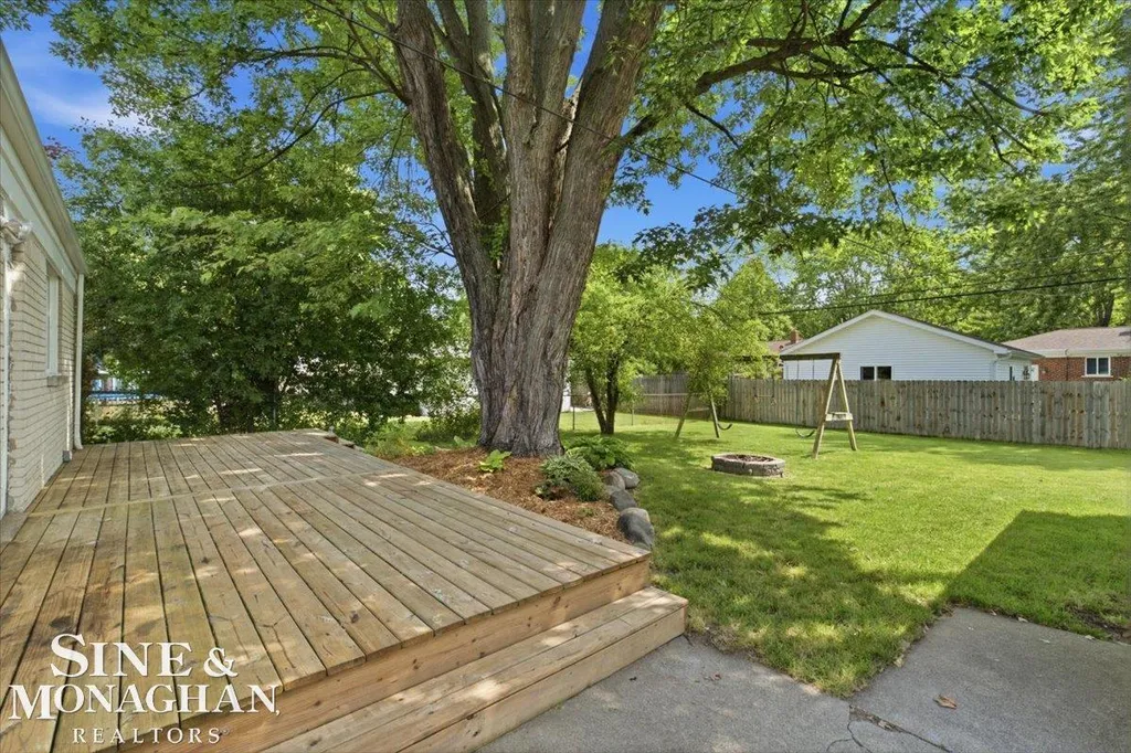 855 Georgia Street Marysville City MI 48040