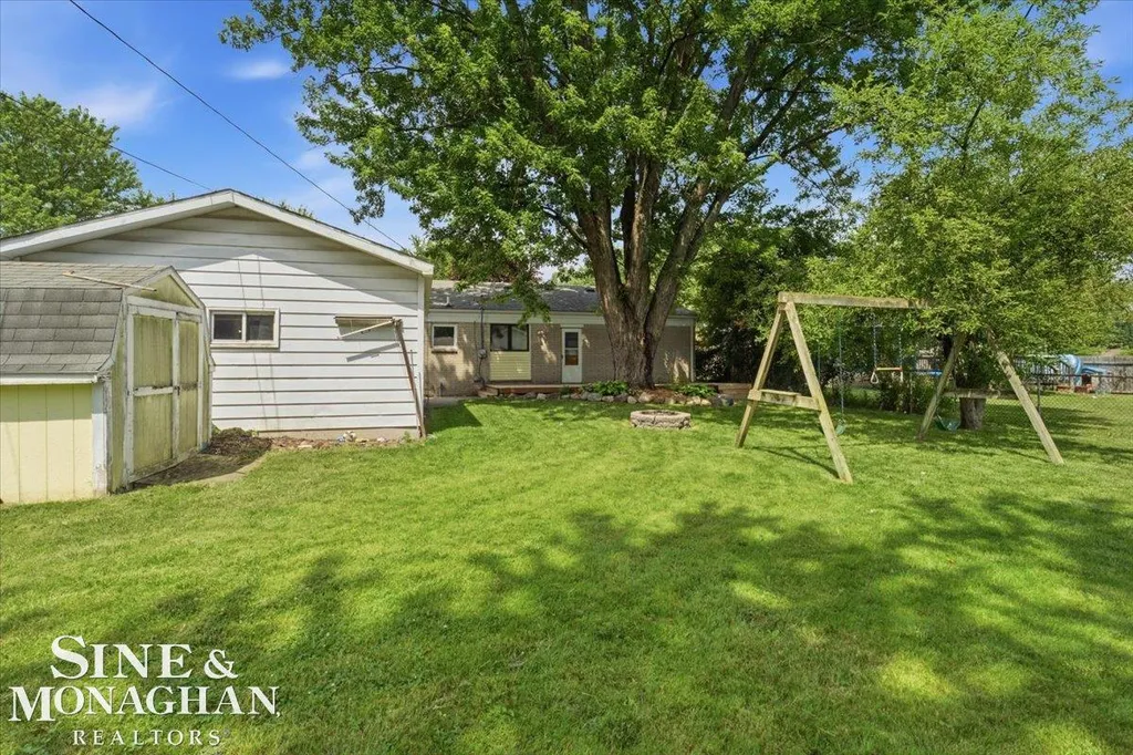 855 Georgia Street Marysville City MI 48040