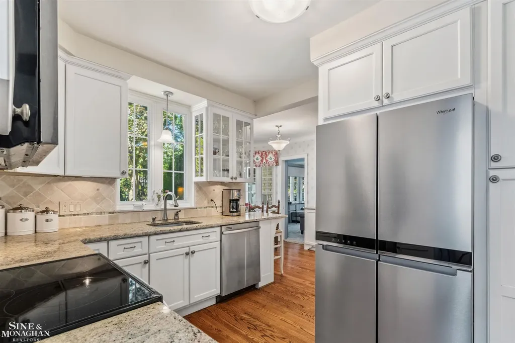 1021 Whittier Road Grosse Pointe Park City MI 48230