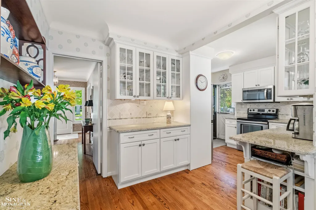 1021 Whittier Road Grosse Pointe Park City MI 48230