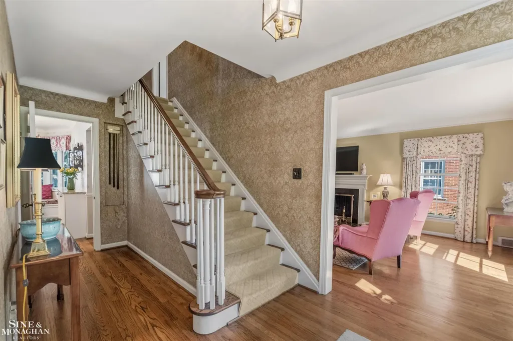 1021 Whittier Road Grosse Pointe Park City MI 48230