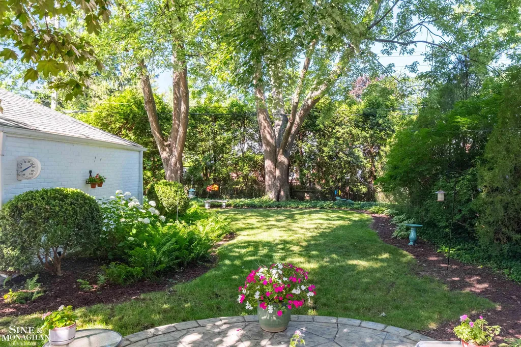 1021 Whittier Road Grosse Pointe Park City MI 48230
