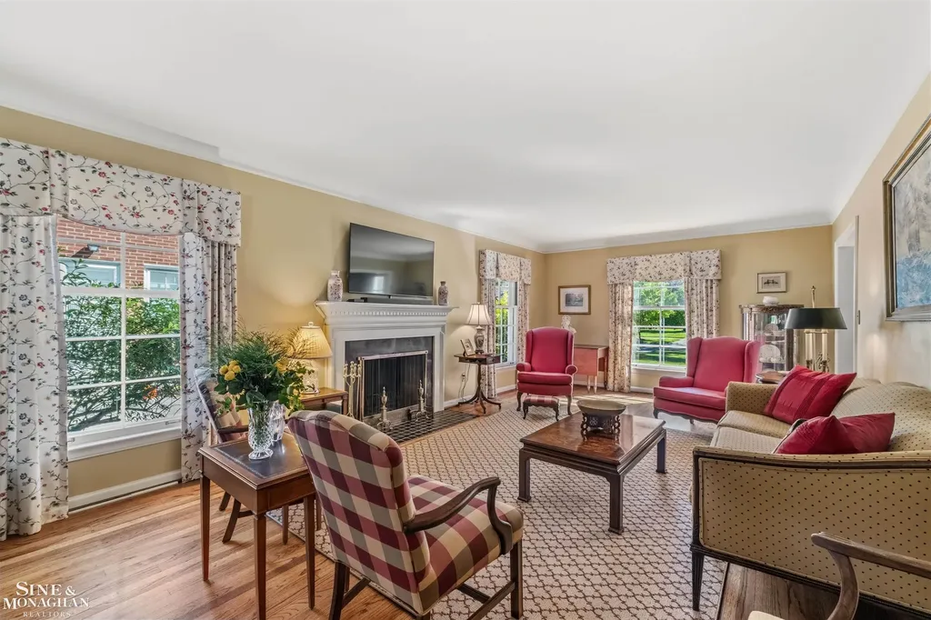 1021 Whittier Road Grosse Pointe Park City MI 48230
