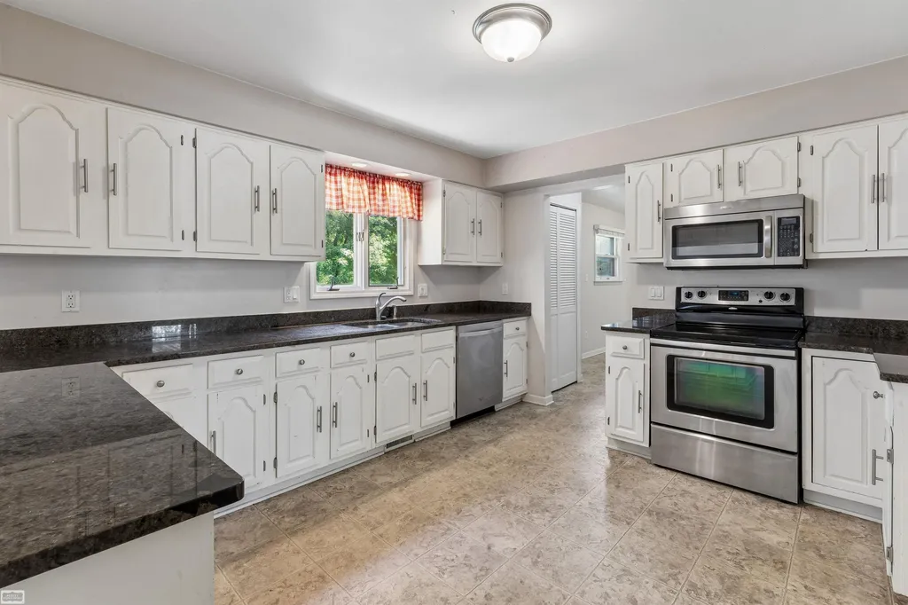 37816 Winkler Street Harrison Charter Township MI 48045