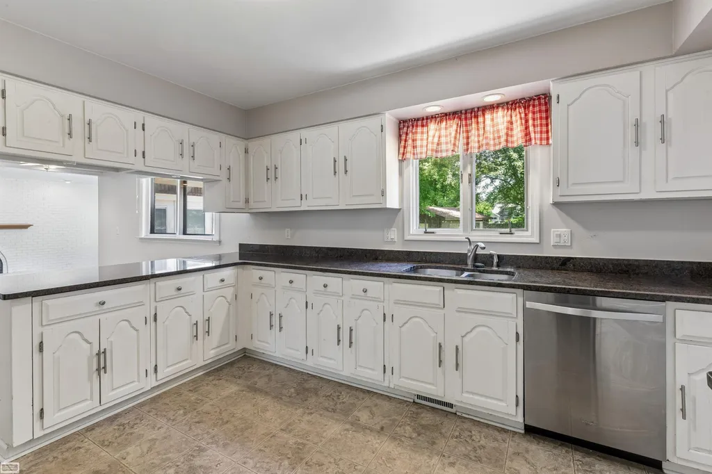 37816 Winkler Street Harrison Charter Township MI 48045