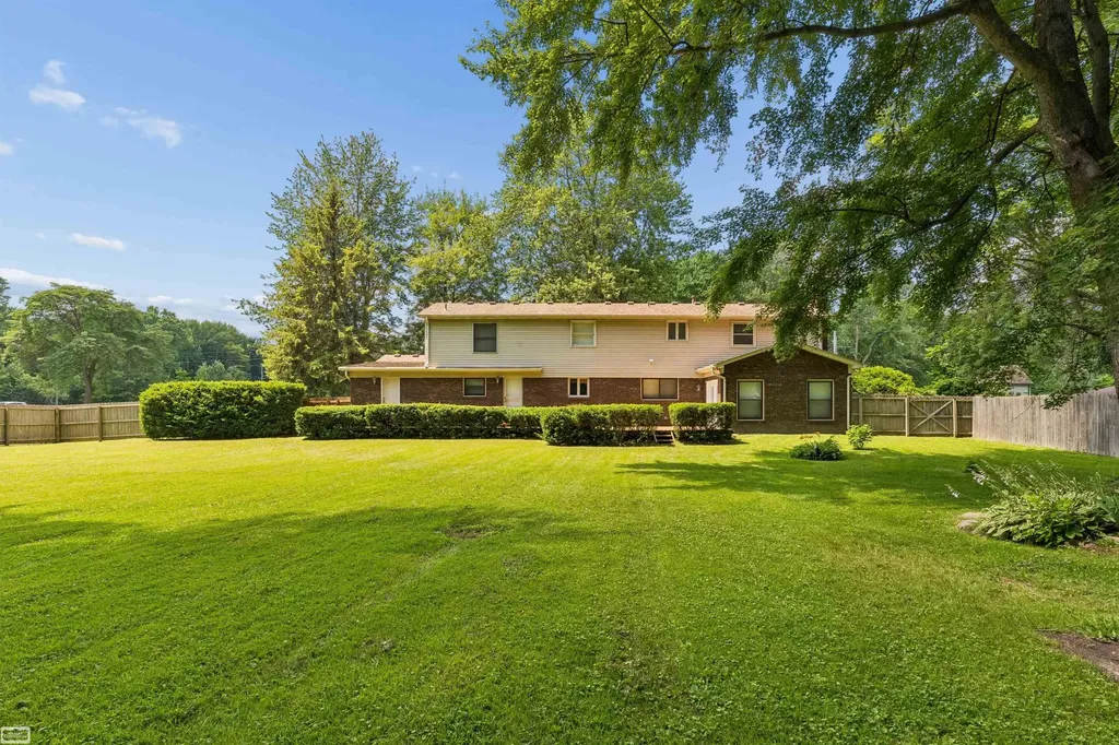 37816 Winkler Street Harrison Charter Township MI 48045