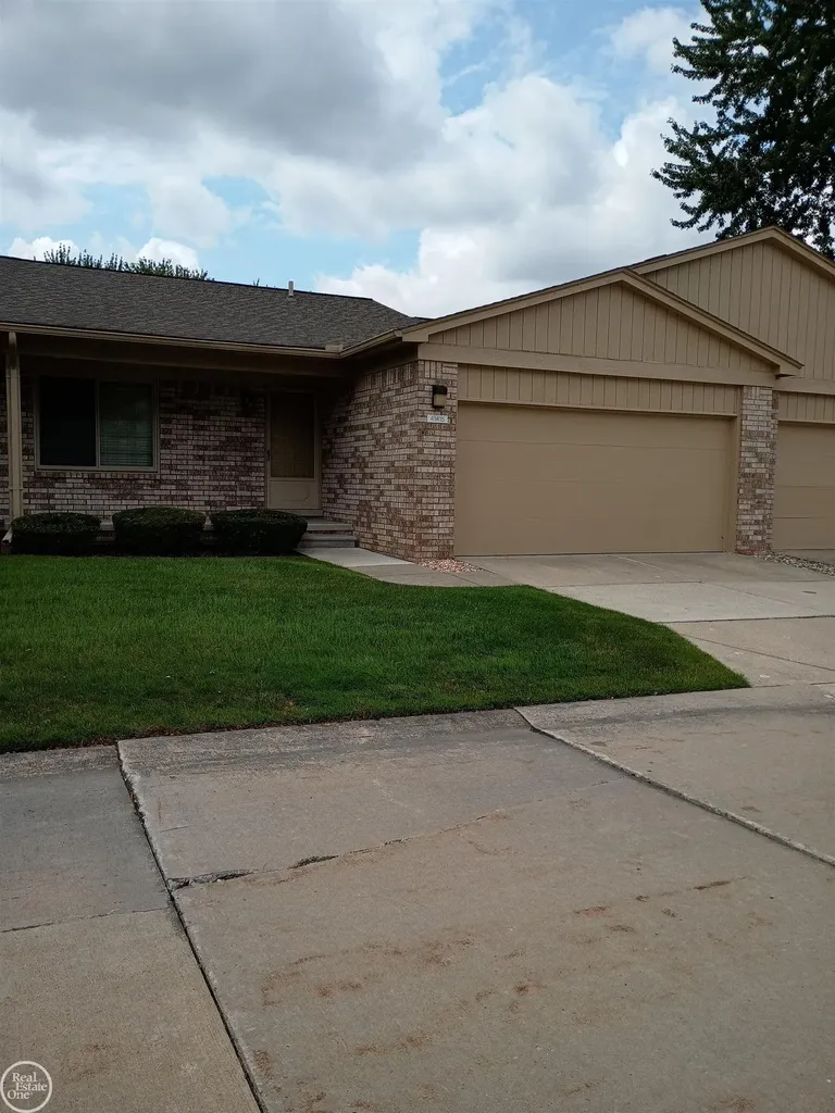 41415 Janet Circle Clinton Charter Township MI 48038