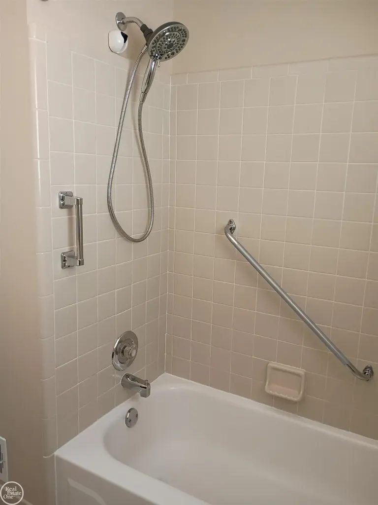 41415 Janet Circle Clinton Charter Township MI 48038