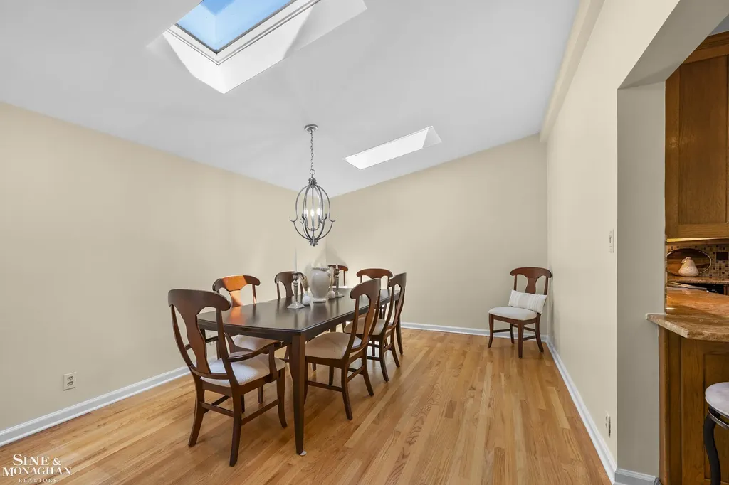 190 Lakeview Avenue Grosse Pointe Farms City MI 48236