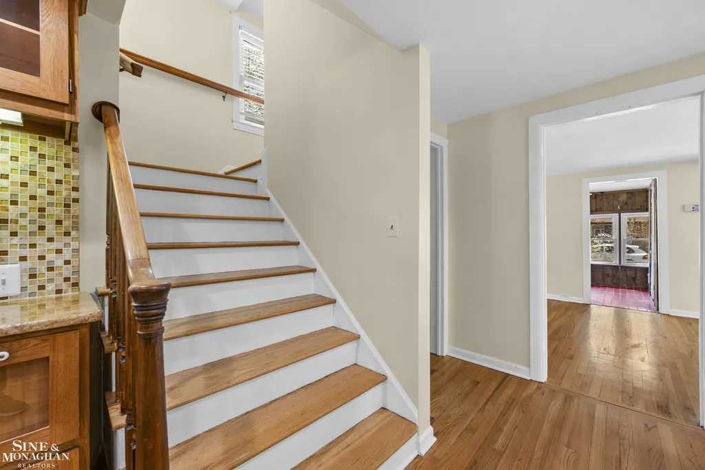 190 Lakeview Avenue Grosse Pointe Farms City MI 48236