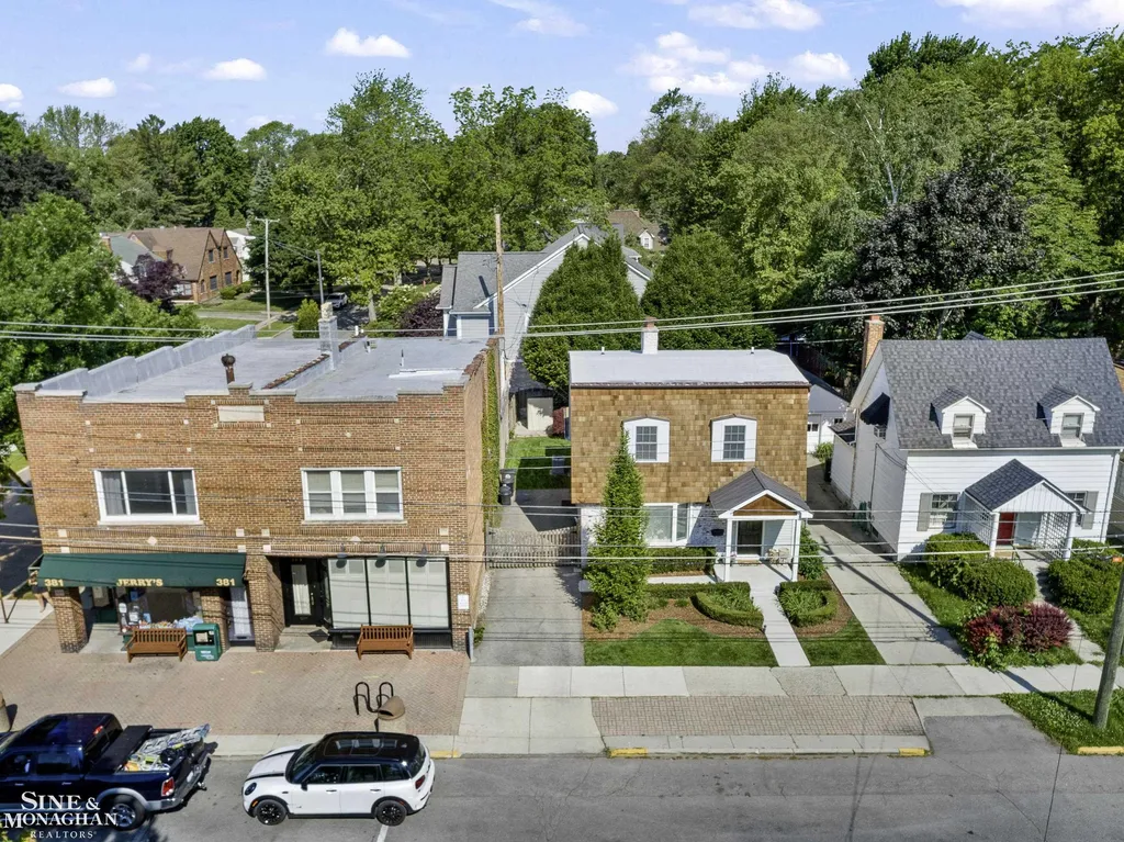 190 Lakeview Avenue Grosse Pointe Farms City MI 48236