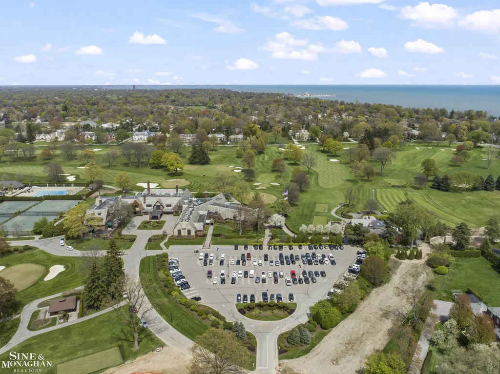 190 Lakeview Avenue Grosse Pointe Farms City MI 48236