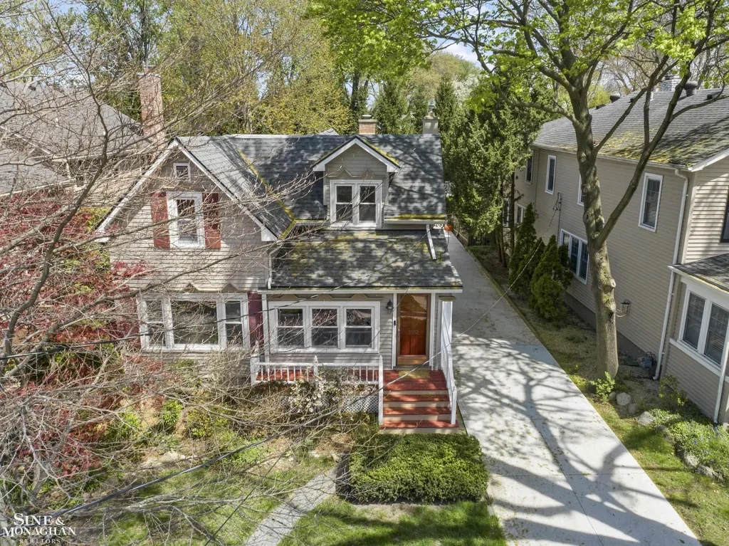 190 Lakeview Avenue Grosse Pointe Farms City MI 48236