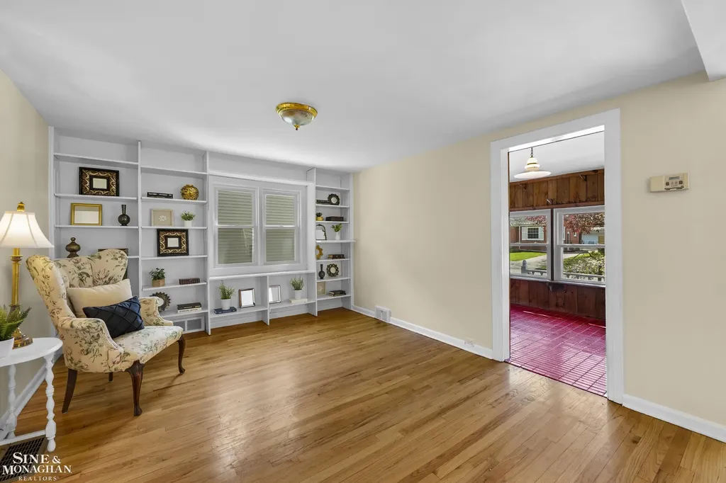 190 Lakeview Avenue Grosse Pointe Farms City MI 48236
