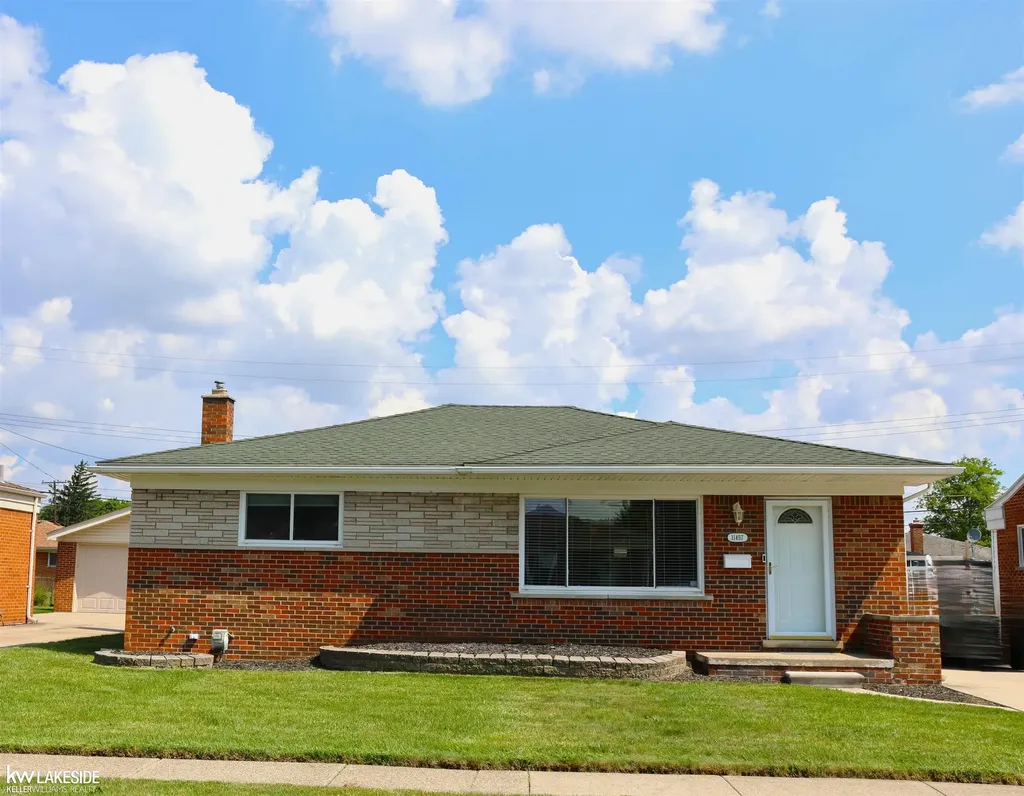 11457 Hanford Drive Warren City MI 48093