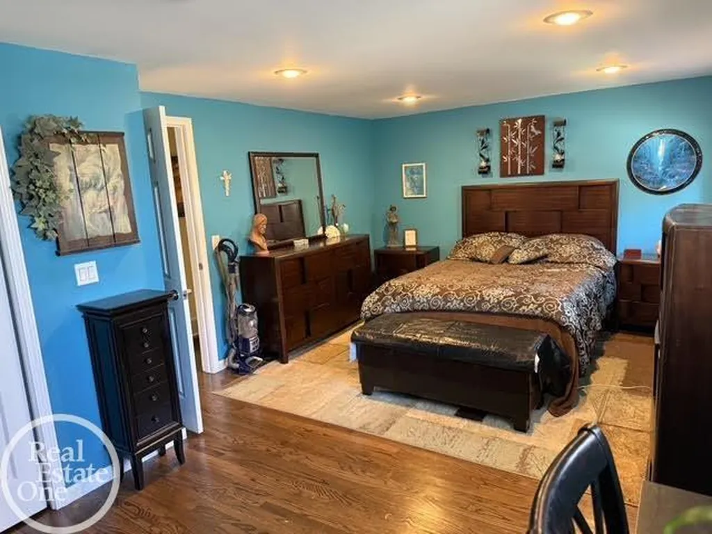 31705 Saint Margaret Street St. Clair Shores City MI 48082