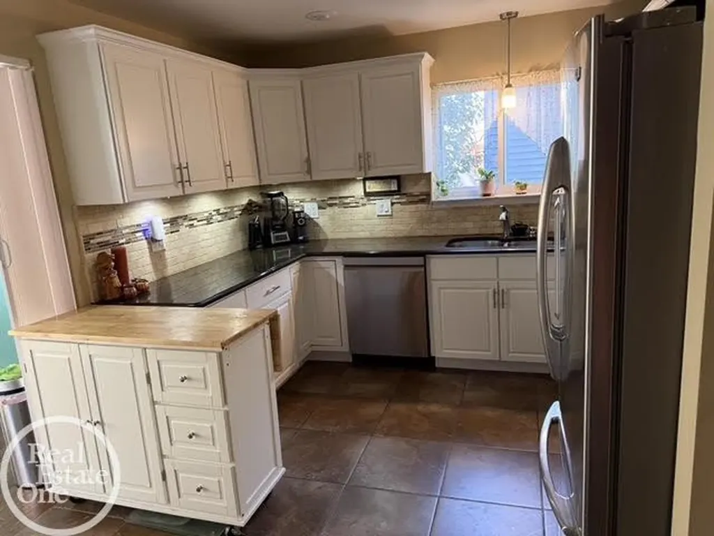 31705 Saint Margaret Street St. Clair Shores City MI 48082
