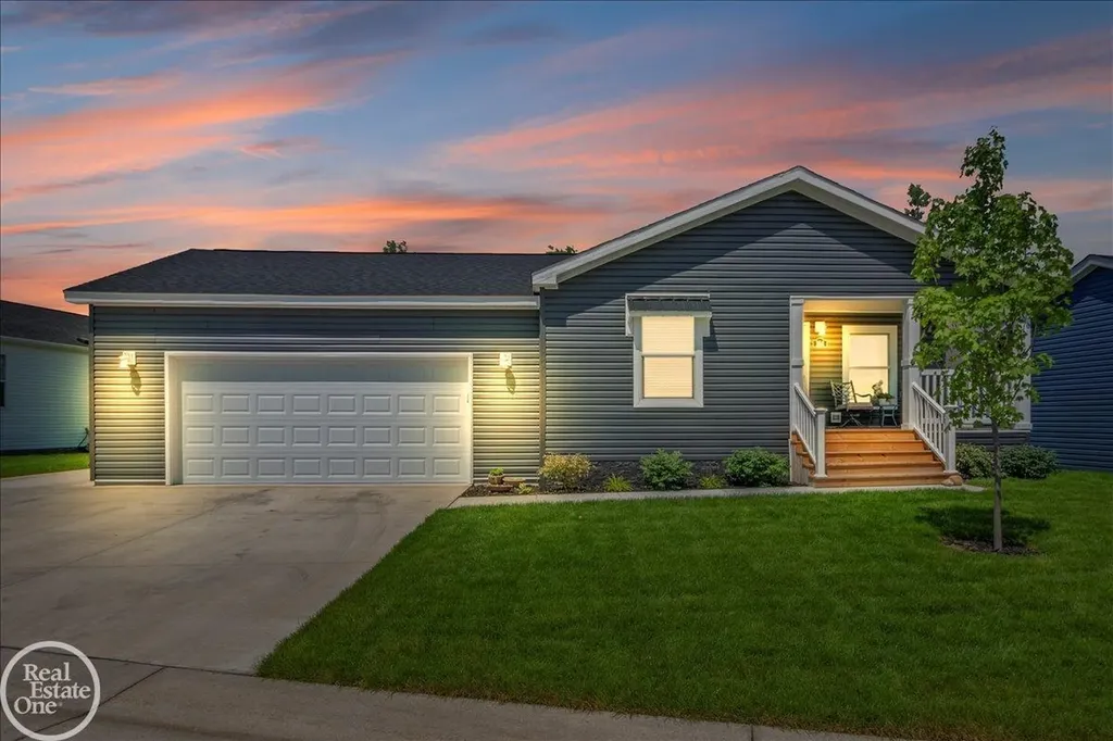 184 Riviera Drive Lapeer Township MI 48446
