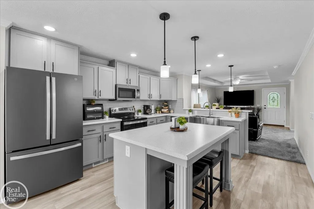 184 Riviera Drive Lapeer Township MI 48446