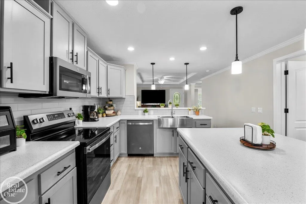 184 Riviera Drive Lapeer Township MI 48446
