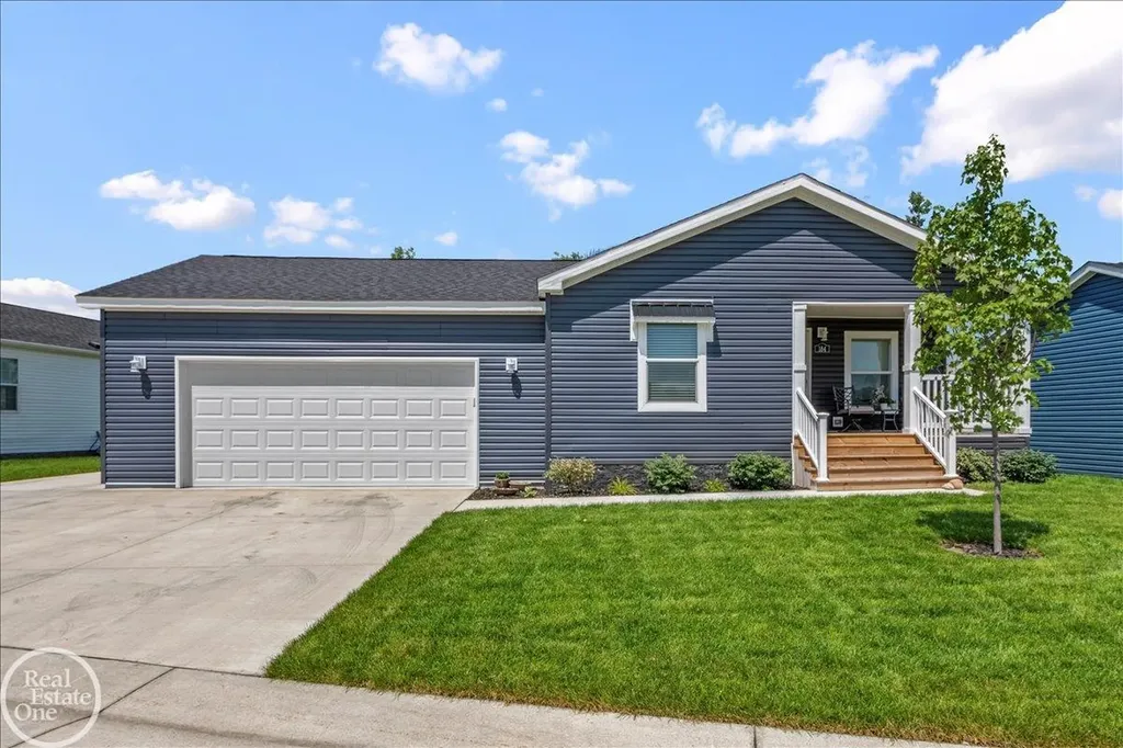 184 Riviera Drive Lapeer Township MI 48446