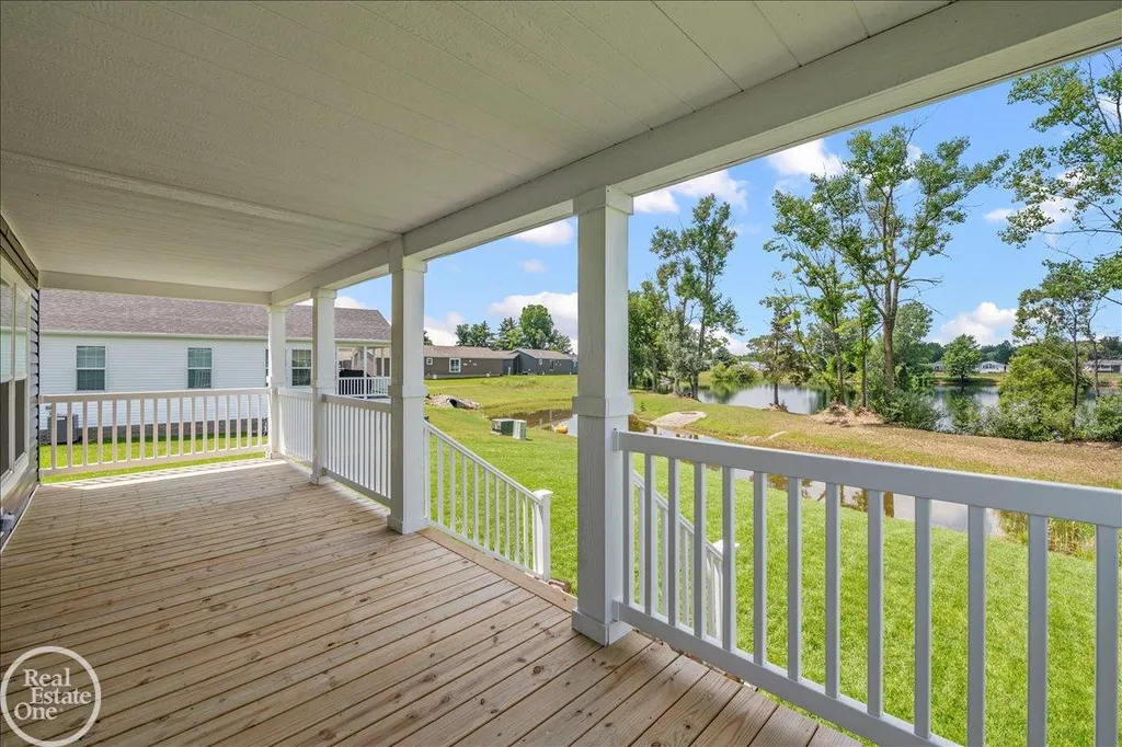 184 Riviera Drive Lapeer Township MI 48446