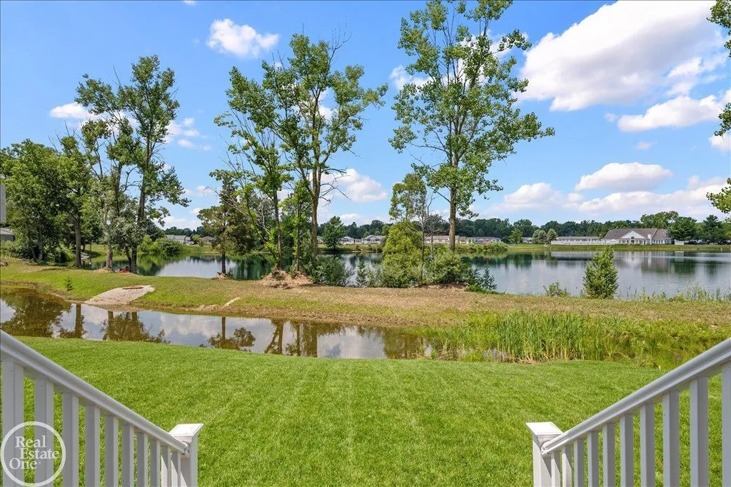 184 Riviera Drive Lapeer Township MI 48446
