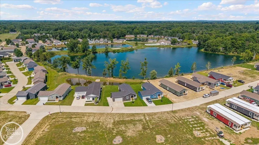 184 Riviera Drive Lapeer Township MI 48446