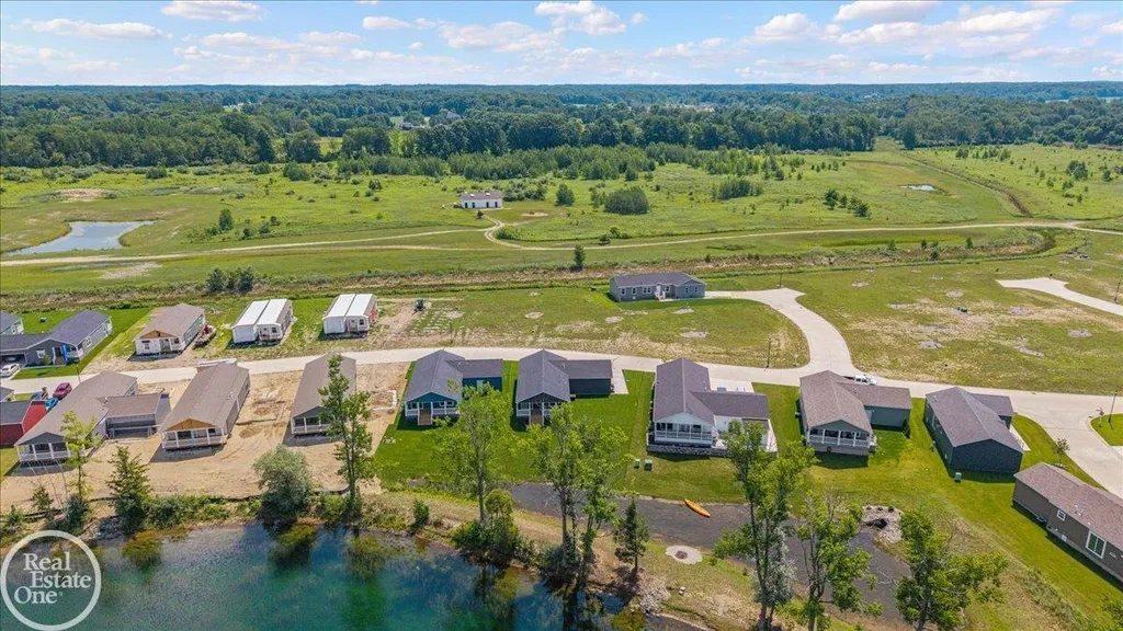 184 Riviera Drive Lapeer Township MI 48446