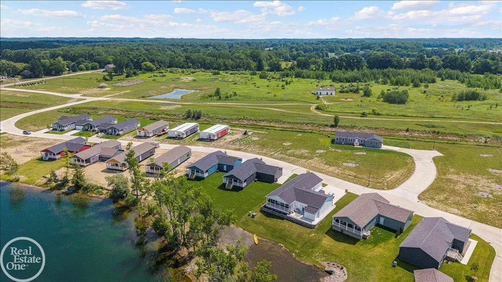184 Riviera Drive Lapeer Township MI 48446