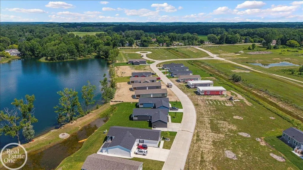 184 Riviera Drive Lapeer Township MI 48446