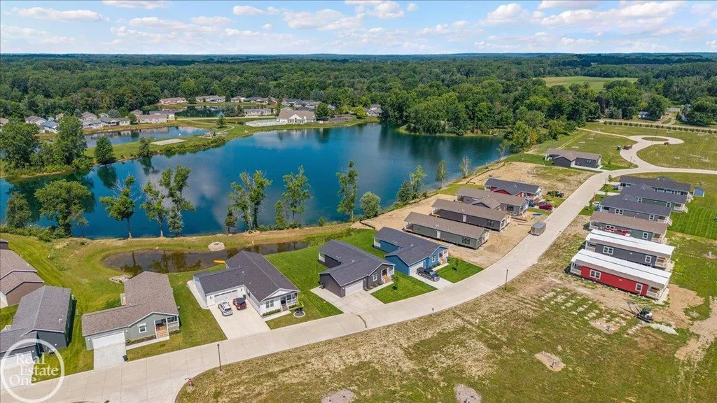 184 Riviera Drive Lapeer Township MI 48446