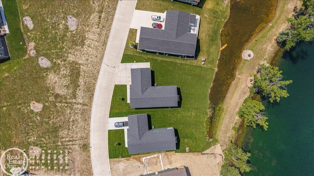 184 Riviera Drive Lapeer Township MI 48446
