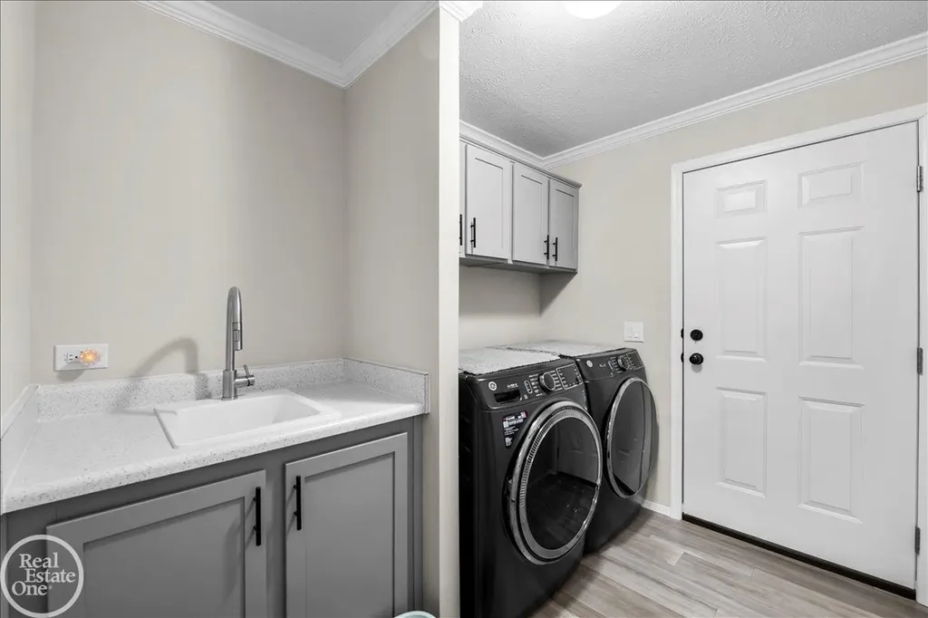 184 Riviera Drive Lapeer Township MI 48446