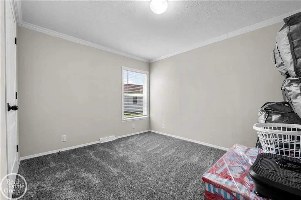 184 Riviera Drive Lapeer Township MI 48446