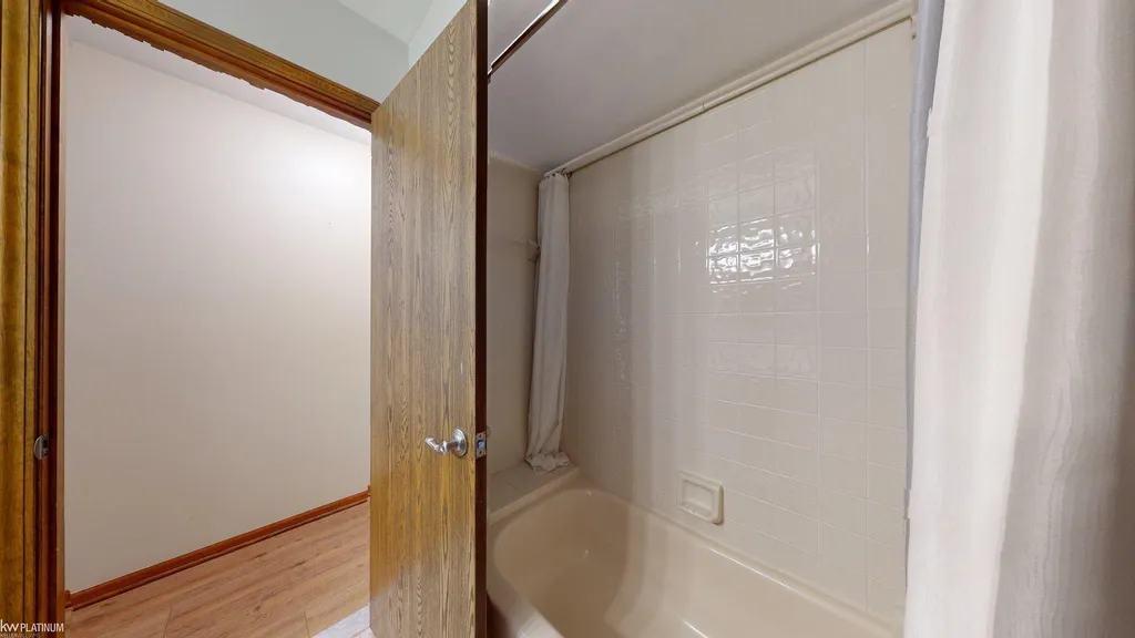 41230 Whispering Oaks Drive Clinton Charter Township MI 48038