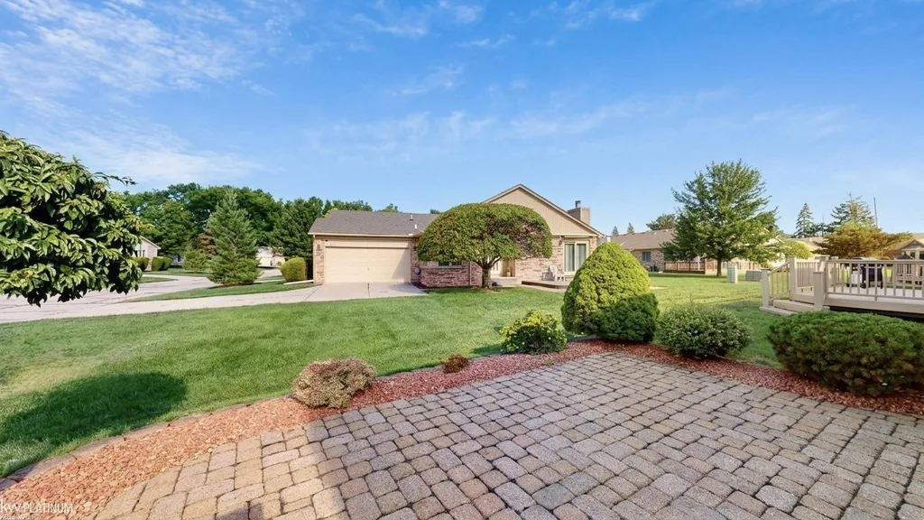 41230 Whispering Oaks Drive Clinton Charter Township MI 48038