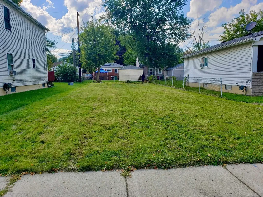 21819 Rein Avenue Eastpointe City MI 48021