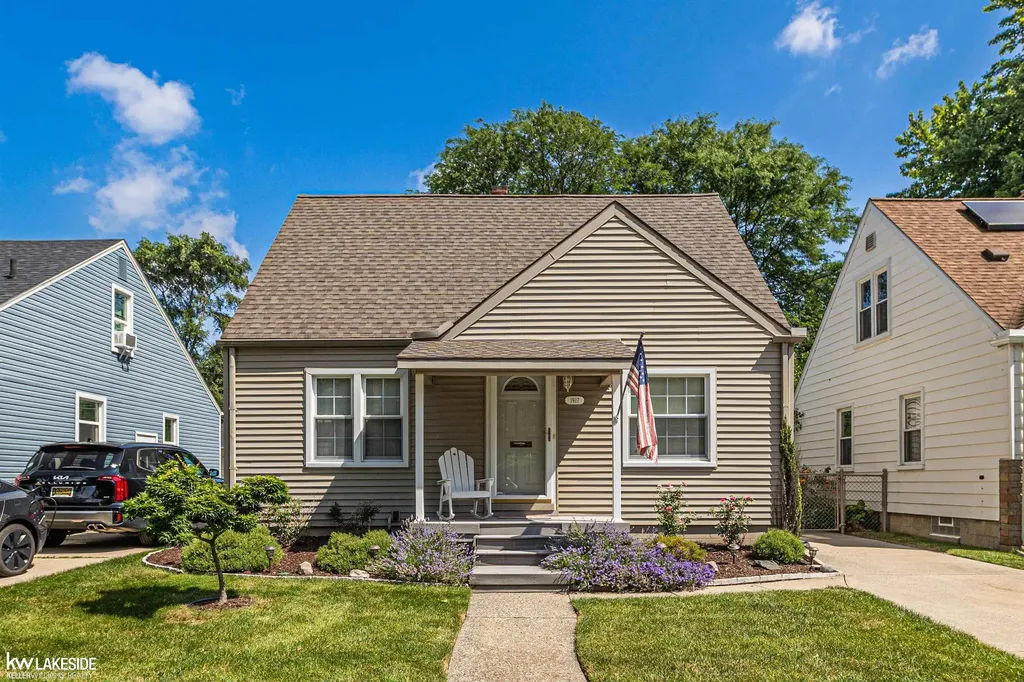 1917 Harwood Avenue Royal Oak City MI 48067