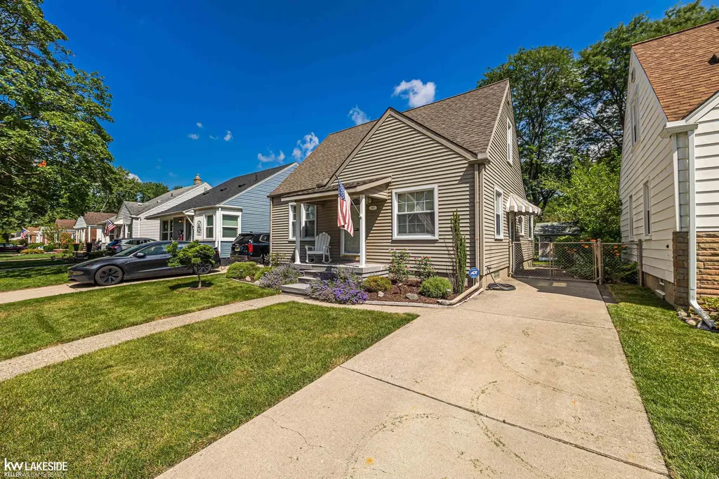1917 Harwood Avenue Royal Oak City MI 48067